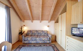 Garni Lasteis B&B - Apartments
